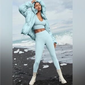 LIKE NEW Alo Yoga Chalk Blue High Waisted Leggings, Small